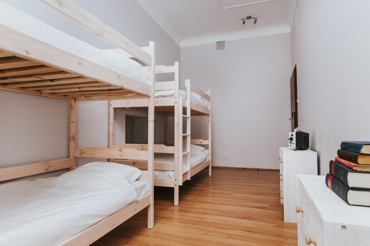 Erasmus Dorm Hotel Warschau Buitenkant foto
