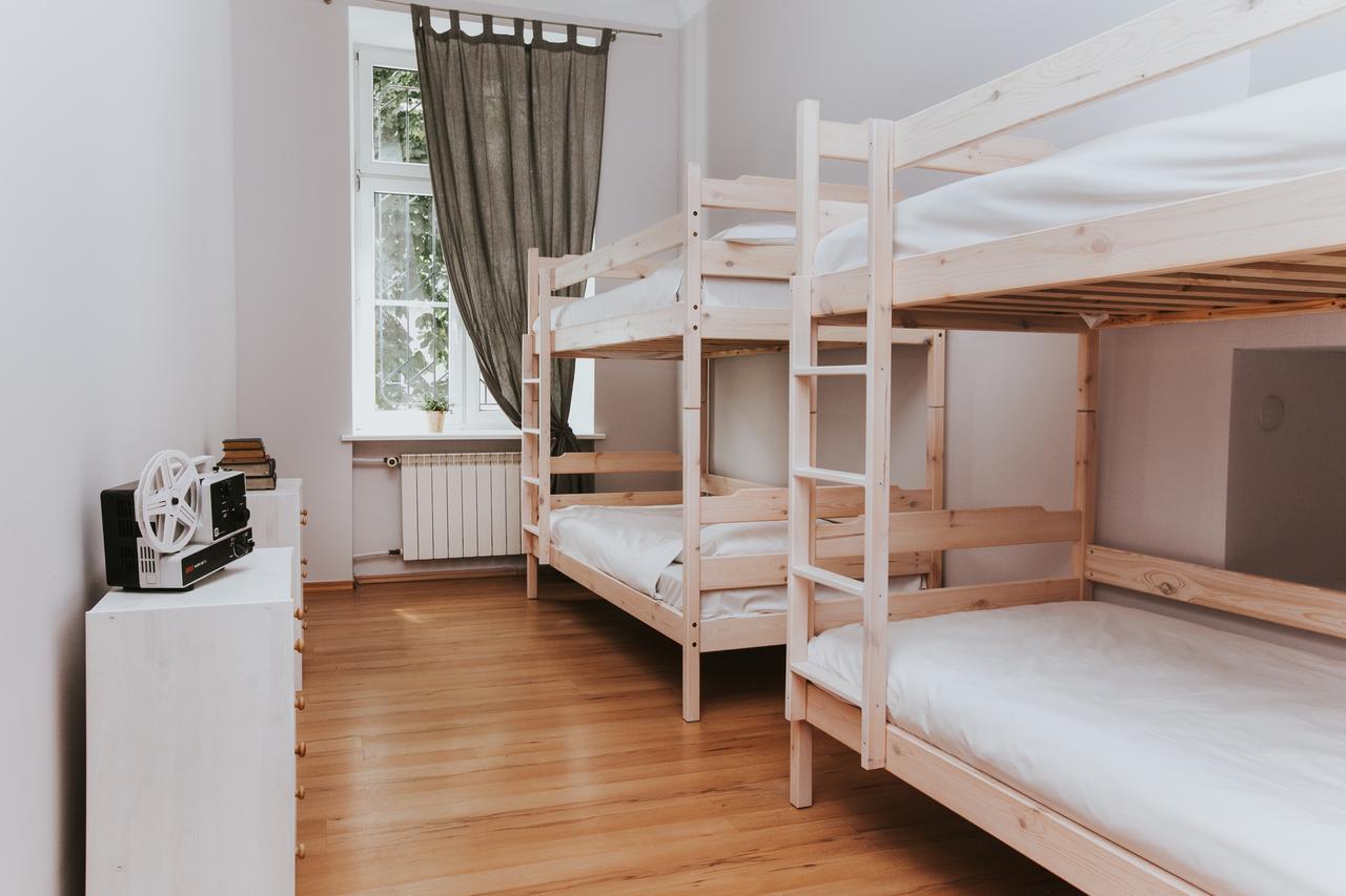 Erasmus Dorm Hotel Warschau Buitenkant foto
