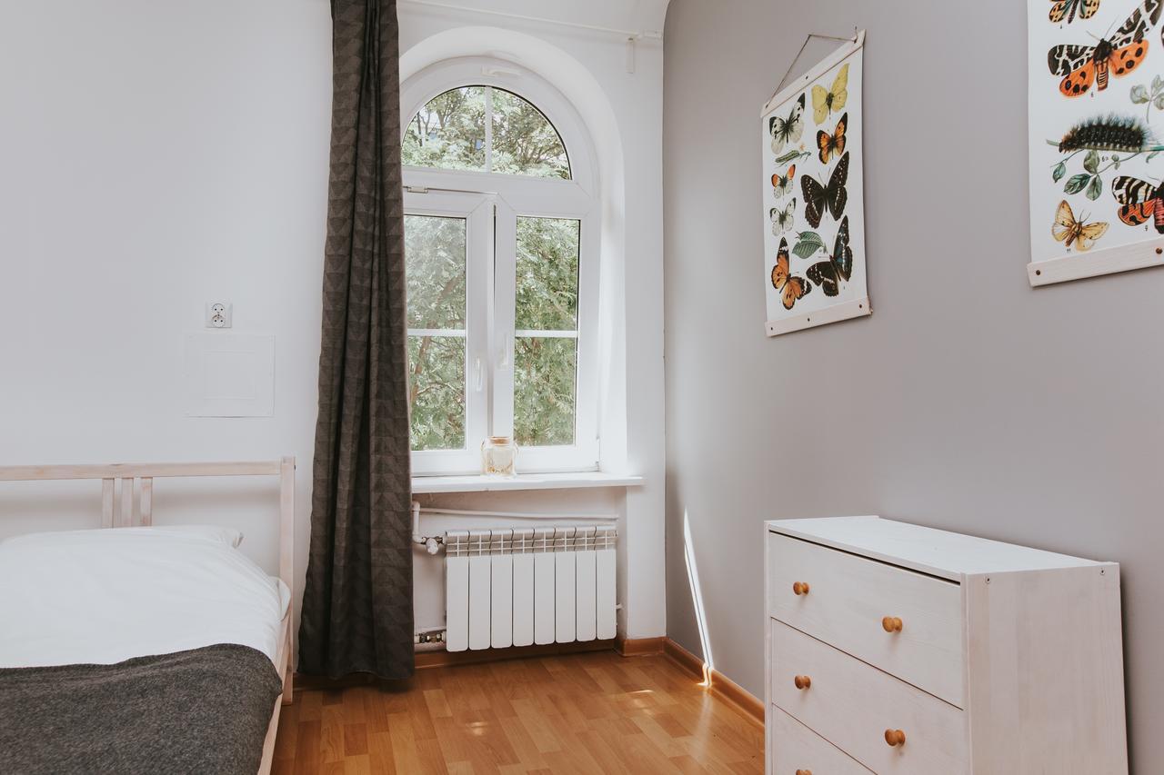 Erasmus Dorm Hotel Warschau Buitenkant foto